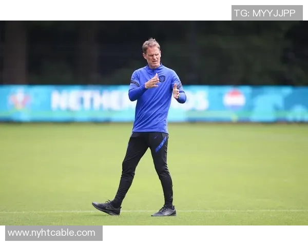 荷兰足球名将小猪的成长历程与球场传奇故事