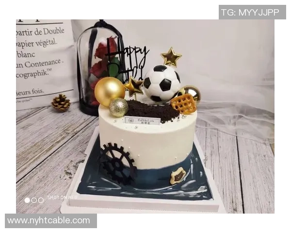 足球球星主题创意蛋糕设计展示打造个性化庆祝体验